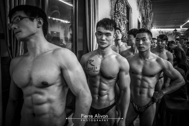 Fiers de montrer leur musculature, phénomène de mode