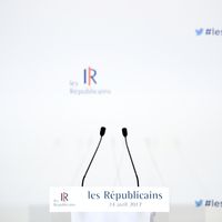 Avant la conférence de presse au siège du parti Les Républicains le 24 avril 2017