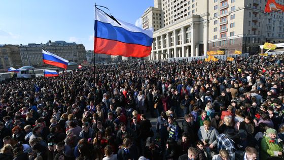 Rassemblement en hommage aux victimes de l'attentat de Saint-Pétersbourg, à Moscou, 6 avril 2017. ©AFP - Natalia KOLESNIKOVA