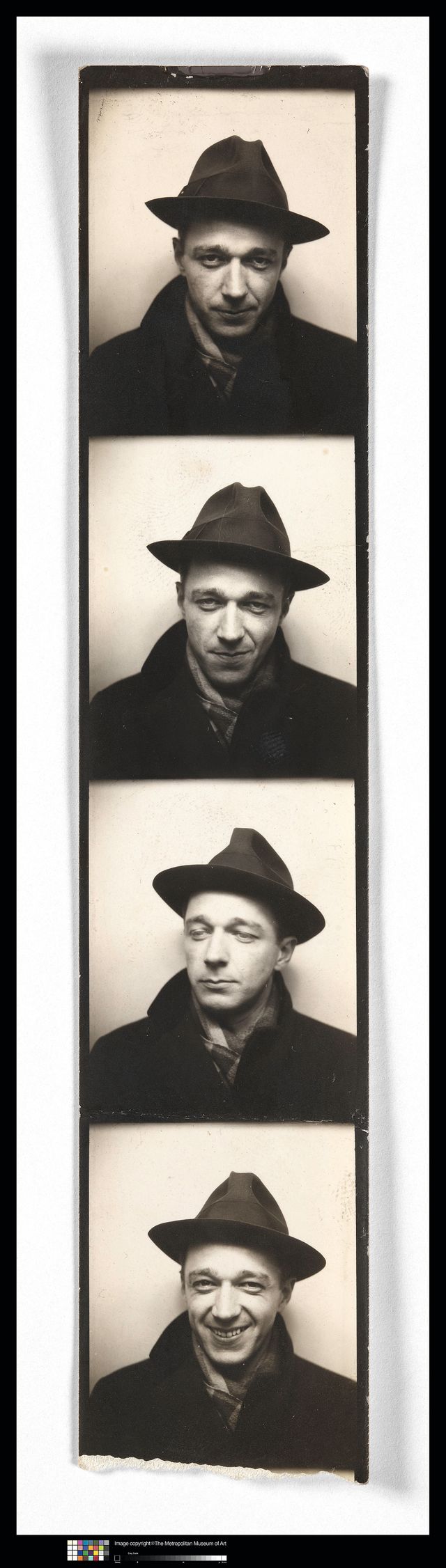 Walker Evans Self-Portrait in Automated Photobooth années 1930 Épreuve gélatino-argentique