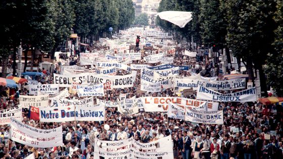 Manifestation contre la loi Savary à Paris, 1984 ©AFP - AFP Photos