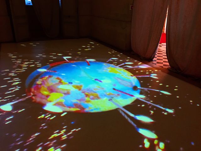 Vue de l'installation "A la belle étoile" de Pipilotti Rist