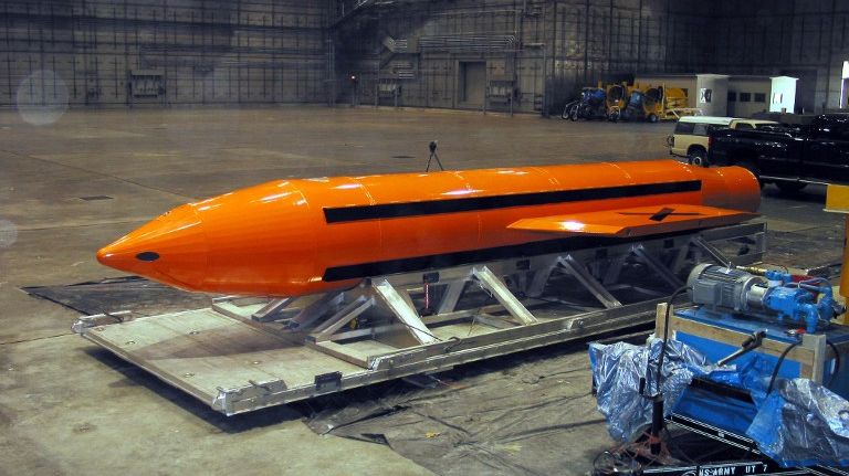La bombe MOAB utilisée pour un essai militaire en 2003