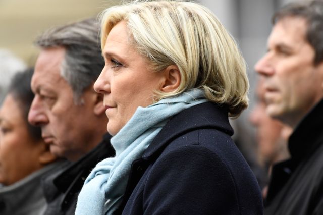 Marine Le Pen candidate qualifiée pour le 2ème tour, présente lors de l'hommage à Xavier Jugelé mardi