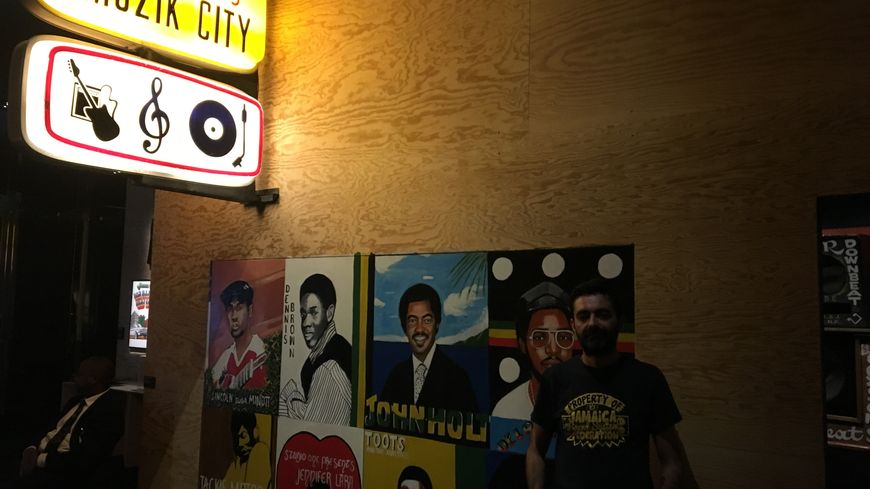 Sébastien Carayol commissaire de l'exposition Jamaïca Jamaïca à la Philharmonie de Paris