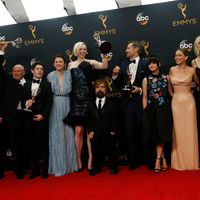 "Game of Thrones", une des séries produites par HBO, a rafflé aux derniers Emmy Awards 12 trophées ; c'est aussi l'une des plus téléchargées au monde. Avec, notamment : Nikolaj Coster-Waldau, Maisie Williams, Emilia Clarke, Sophie Turner…