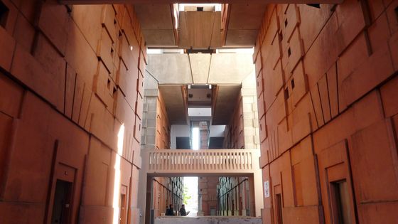 Les Espaces d'Abraxas de Ricardo Bofill ©AFP - VALENTIN BONTEMPS