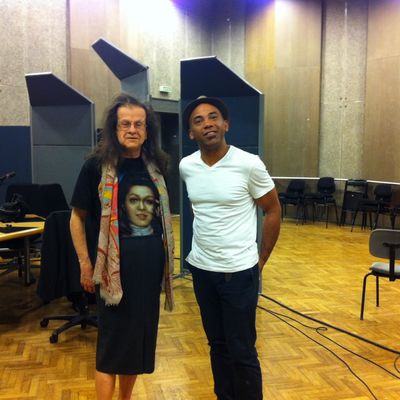 Hélène Hazera et Davy Kilembé au studio 107 de Radio France