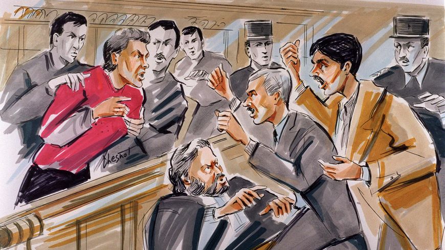 Incident d'audience lors du procès de Max Frérot (G, pull rouge), l'artificier du groupe Action directe. Paris, le 09 octobre 1992.