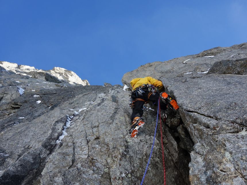 Antoine Moineville : l'art de la fissure, crampons aux pieds