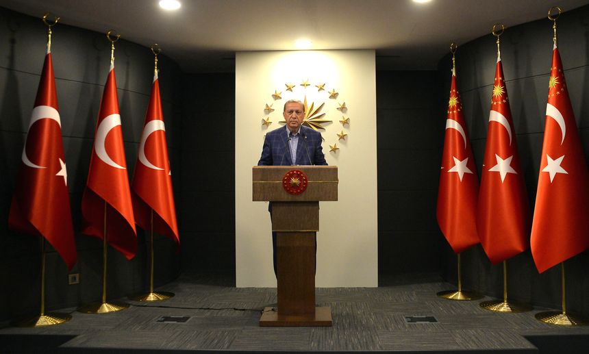 Le président turc lors de son allocution ce dimanche soir à Istanbul