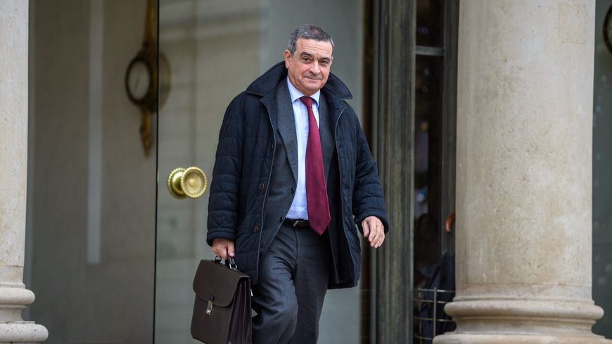 Jean-Louis Nadal lors de la remise au gouvernement du rapport portant sur la transparence de la vie publique.