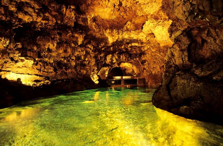 Rivière souterraine au Portugal