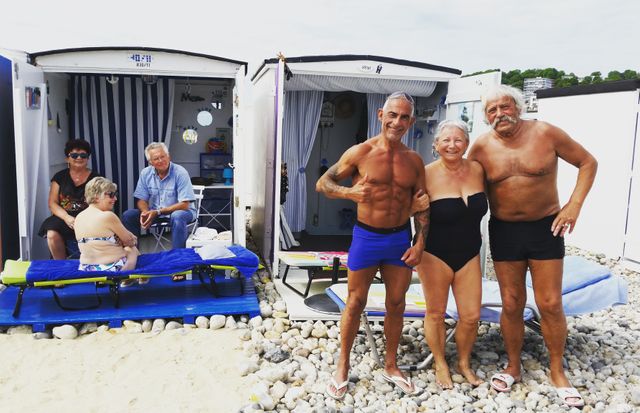 La plage, lieu de rencontre des Havrais.