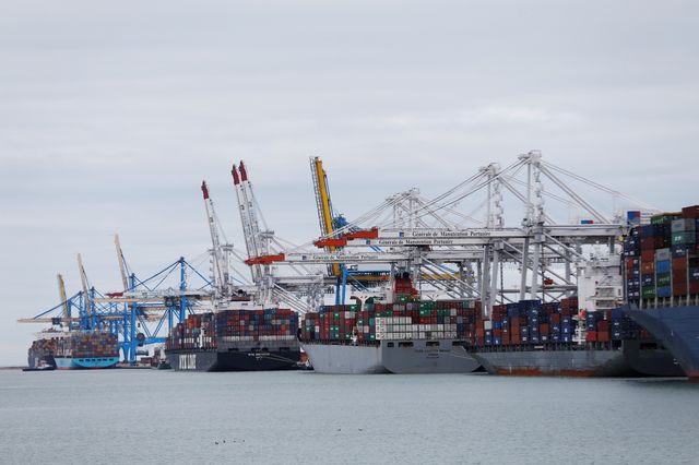 Le port du Havre a accueilli 2,5 millions de conteneurs et 222 000 passagers en 2015.