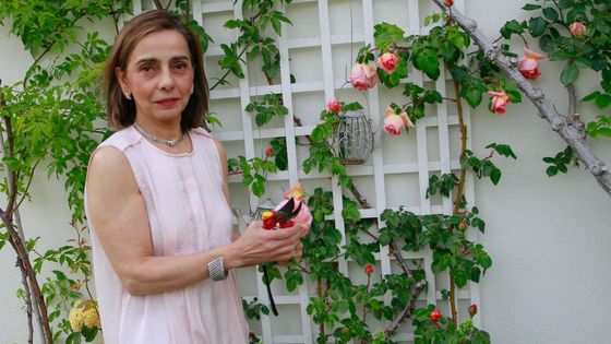 Yasmine dans son jardin - © Dr Marc Karam