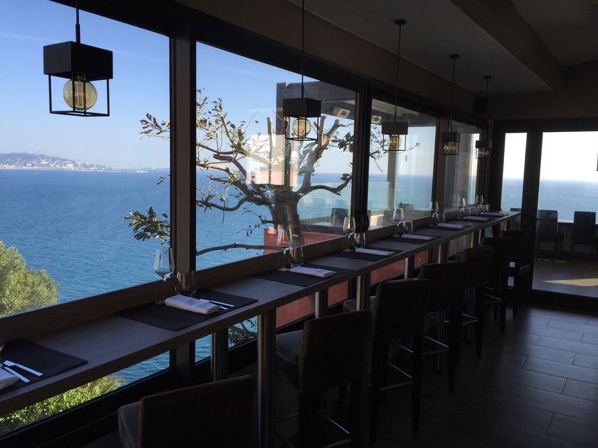 L'air du Temps, un cadre unique sur la Côte d'Azur - .