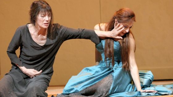 Electre de Sophocle, jouée par Jane Birkin et Sophie Tellier à Brest en janvier 2017 ©AFP - Jean-Louis Fernandez