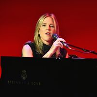 Diana Krall lors du concert de charité de la Fondation Elton John à New york, 2016