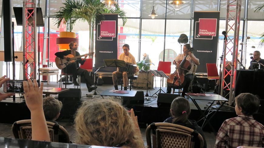 France Musique à Musicora, 29 avril 2017... En live ! les musiciennes Marisa Mercade, bandonéon en trio avec Roberta Roman, guitare et Sedef Ercetin, violoncelle
