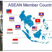 The Fullerton Hotel Singapore and the Central Business District of Singapor/ ASEAN-member-countries, 2014/Détail, couverture du livre "Asie du Sud-Est. De l'émergence à la puissance" (Ellipses)