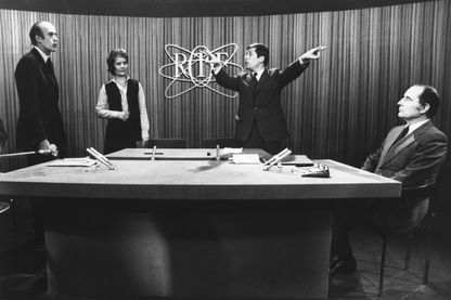 Valéry Giscard d'Estaing, Jacqueline Baudrier, Alain Duhamel et François Mitterrand - Débat du 2nd tour de la présidentielle 1974 Valéry Giscard d'Estaing, Jacqueline Baudrier, Alain Duhamel et François Mitterrand - Débat du 2nd tour de la présidentielle 1974