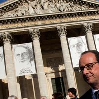 François Hollande lors de l'entrée au Panthéon de Jean Zay, Geneviève de Gaulle-Anthonioz, Pierre Brossolette, Germaine Tillion, le 27 mai 2015