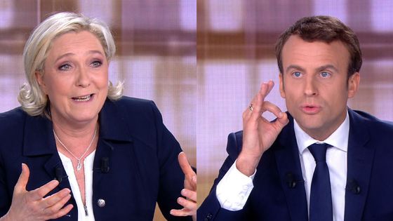 Marine Le Pen et Emmanuel Macron s'affrontent lors du débat de l'entre-deux-tours, mercredi 3 mai 2017 ©AFP - Stringer