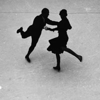 Mme Clericetti, championne de France et M. Perren présentant le tango sur la glace, au Palais de Glace (détail) / Agence Mondial