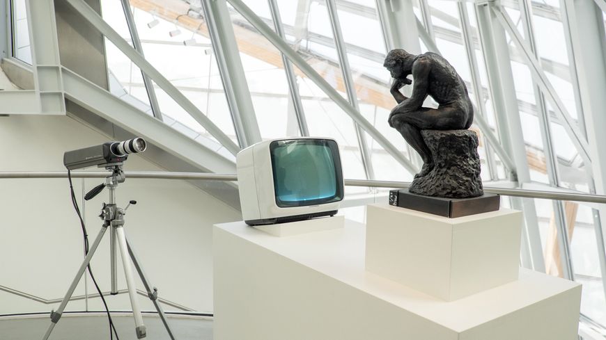 Quand Rodin rencontre l'ère télévisuelle - une oeuvre de l'artiste Nam June Paik à la fondation Louis Vuitton