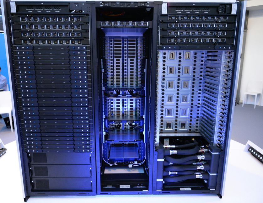 Le superordinateur Bull (Atos) présenté à Paris le 12 avril 2017 préfigure la livraison en 2018 du supercalculateur le plus puissant du monde (30 Petaflops). Atos mène avec le CEA un projet d'ordinateur quantique pour l'horizon 2030
