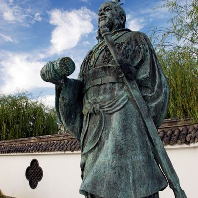 Statue de Sun Tzu à Yurihama, Tottori, Japon