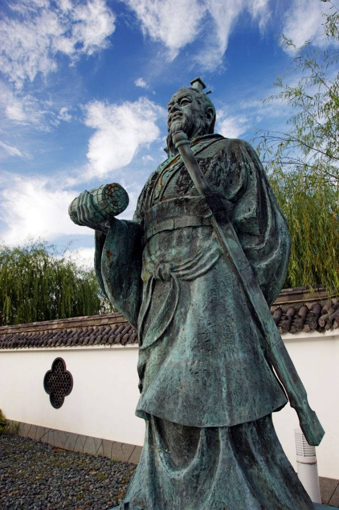 Statue de Sun Tzu à Yurihama, Tottori, Japon