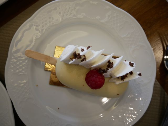 Faux Magnum