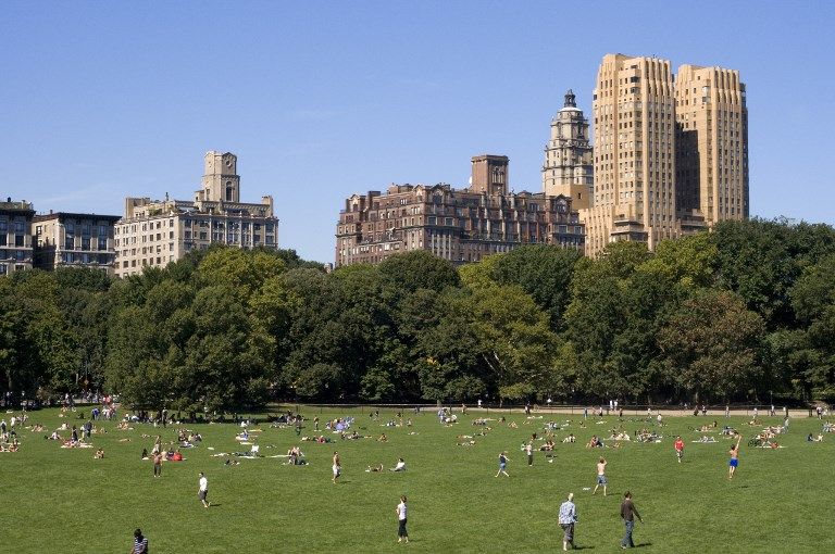 Central Park à New-York et une vue sur le Dakota