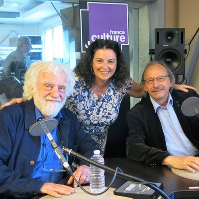 France Culture, studio 152... Pef, Aline Pailler, productrice & Didier Daeninckx co-auteur avec Pef de "Papa pourquoi t’as voté Hitler?" (de g. à d.)