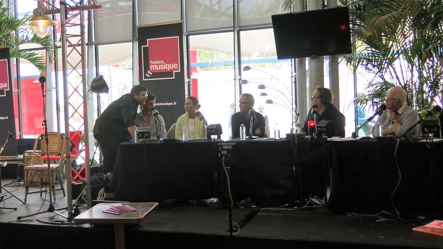 France Musique à Musicora, 29 avril 2017... Après leur prestation interview des élèves de l'école CNIMA en compagnie de : Marisa Mercade, Max Bonnay, Benoît Duteurtre, Jacques Mornet & Nathalie Boucheix (de g. à d.)
