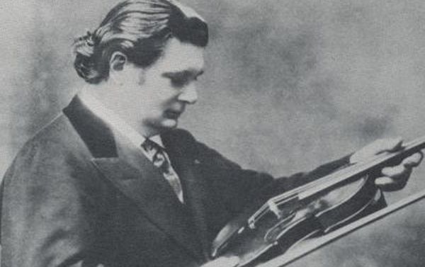 Le violoniste Eugène Auguste Ysaÿe, né le 16 juillet 1858 à Liège, a été dédicataire de nombreuses œuvres de ses contemporains (Chausson, Debussy, Fauré, Saint-Saëns, Jongen...).