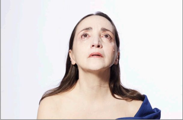 Dominique Blanc dans "Le Testament de Marie"