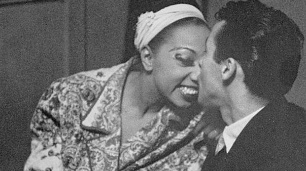 Josephine Baker et Jo Bouillon, après un spectacle, en 1951.