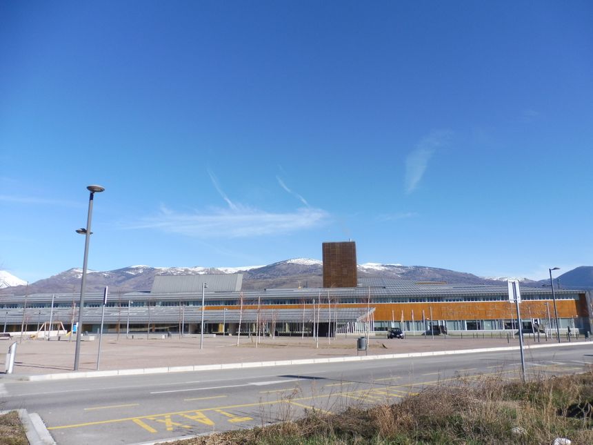 L'hôpital de Puigcerda au pied des montagnes
