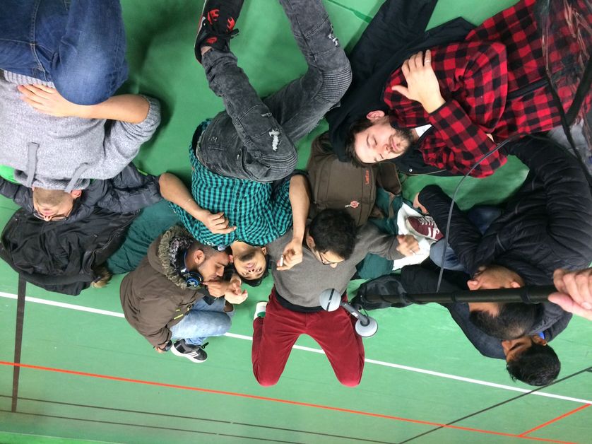 La scène dans le gymnase
