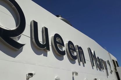 Le Queen Mary 2 a été mis en service en 2004. Le Queen Mary 2 a été mis en service en 2004.