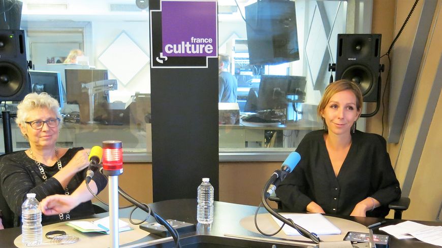 France Culture, studio 152... Claude Mangin-Asfari, enseignante d'histoire-géographie dans la région parisienne & Julie Desseaux, travaille aux relations Internationales de la ville de Saint-Denis (de g. à d.)