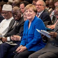 Au centre la chancelière d'Allemagne Angela Merkel, à sa droite le président du Mali Ibrahim Boubacar Keita et à sa gauche le président de l'Union africaine et de la Guinée Alpha Condé