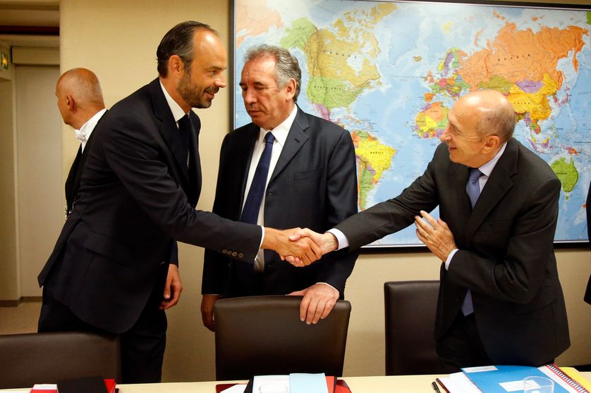 Le premier ministre Edouard Philippe (LR), Fran,çois Bayrou (Modem) et Gérard Collomb (PS) : un gouvernement pluri-partis...