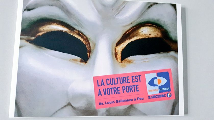 Au siège du groupe Leclerc, à Ivry sur Seine, la culture s'affiche sur les murs