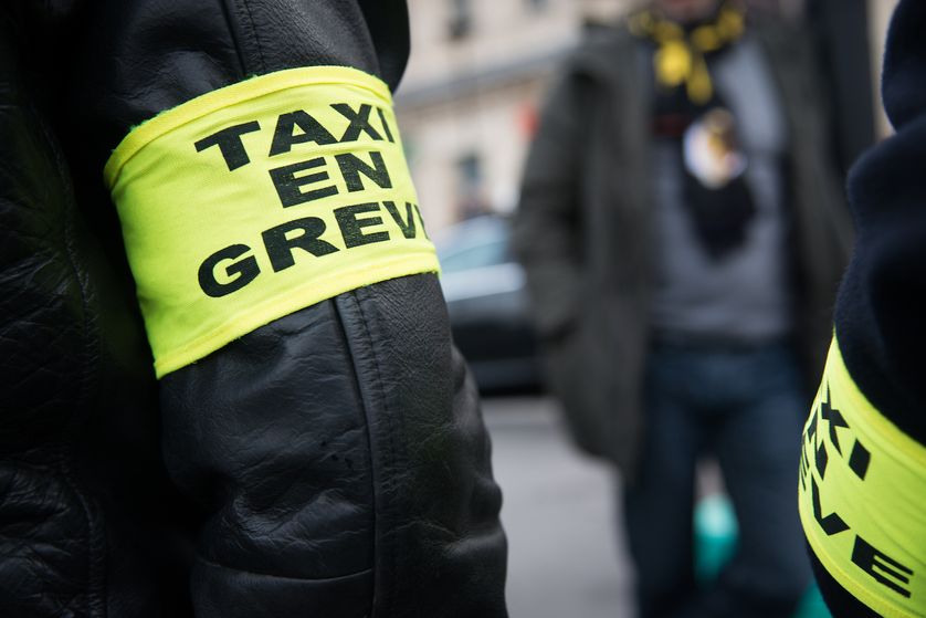 Chauffeurs de taxi parisiens protestant contre la concurrence de Uber en janvier 2016