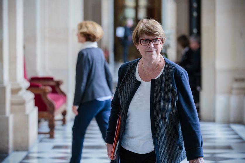 Marie-François Clergeau dans les couloirs de l'Assemblée Nationale