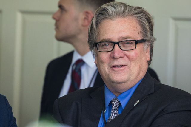 Steve Bannon était dans l'assistance lors de l'annonce par Trump du retrait des USA de l'Accord de Paris